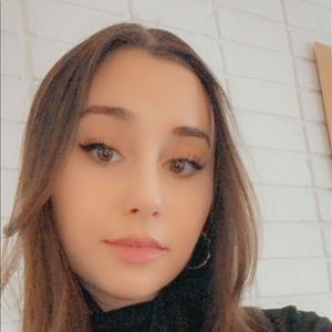 Meet your Posher, Lily